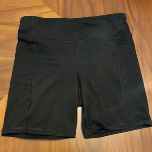 GapFit High Rise 7” Blackout Biker Shorts